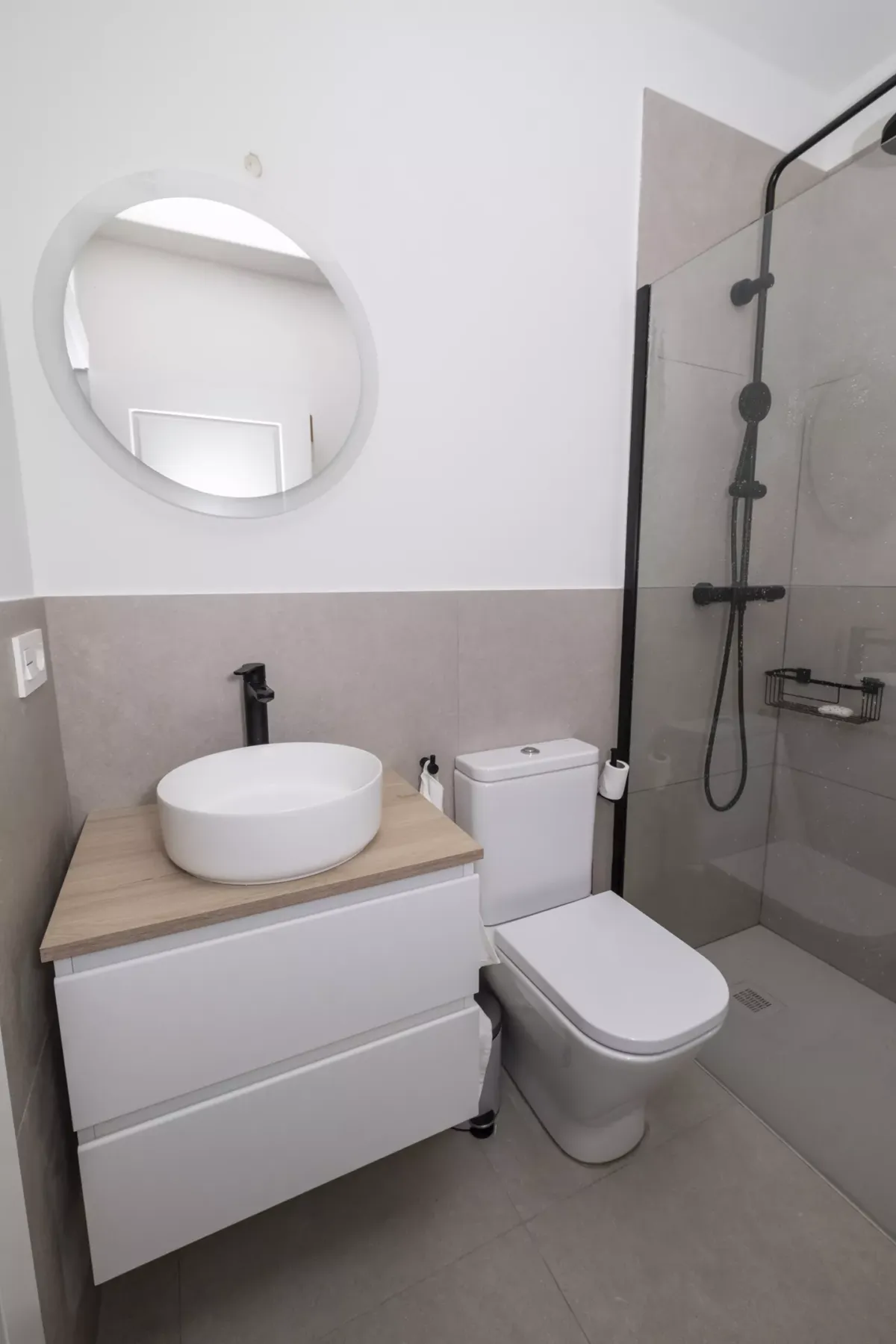 Baño equipado completo